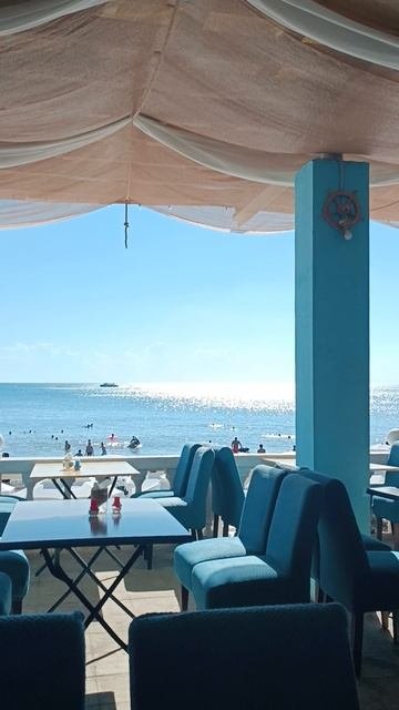 Обед с видом на море 🌊