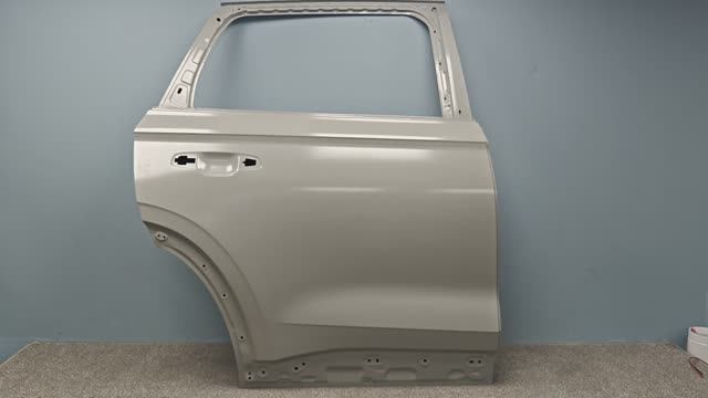 5081068400C15 Дверь задняя правая новая Geely Monjaro KX11 Оригинал
