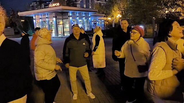 С капельками слёз... 03.10.25...