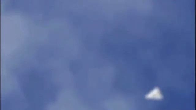 Треугольный НЛО над Амстердамом