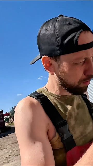 Полное видео уже на канале. #владзенин #дальнобой #категорияе #truckdriver