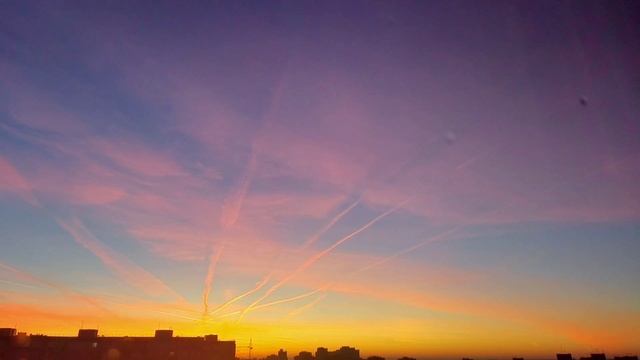 РАССВЕТ НАД ГОРОДОМ