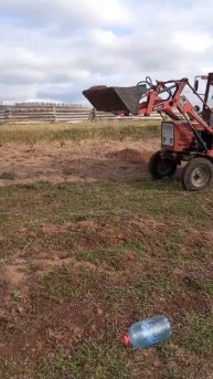 Трактора🚜 Т-25 погрузка шебня. Иркутская область Усть- Удинский район село Молька
