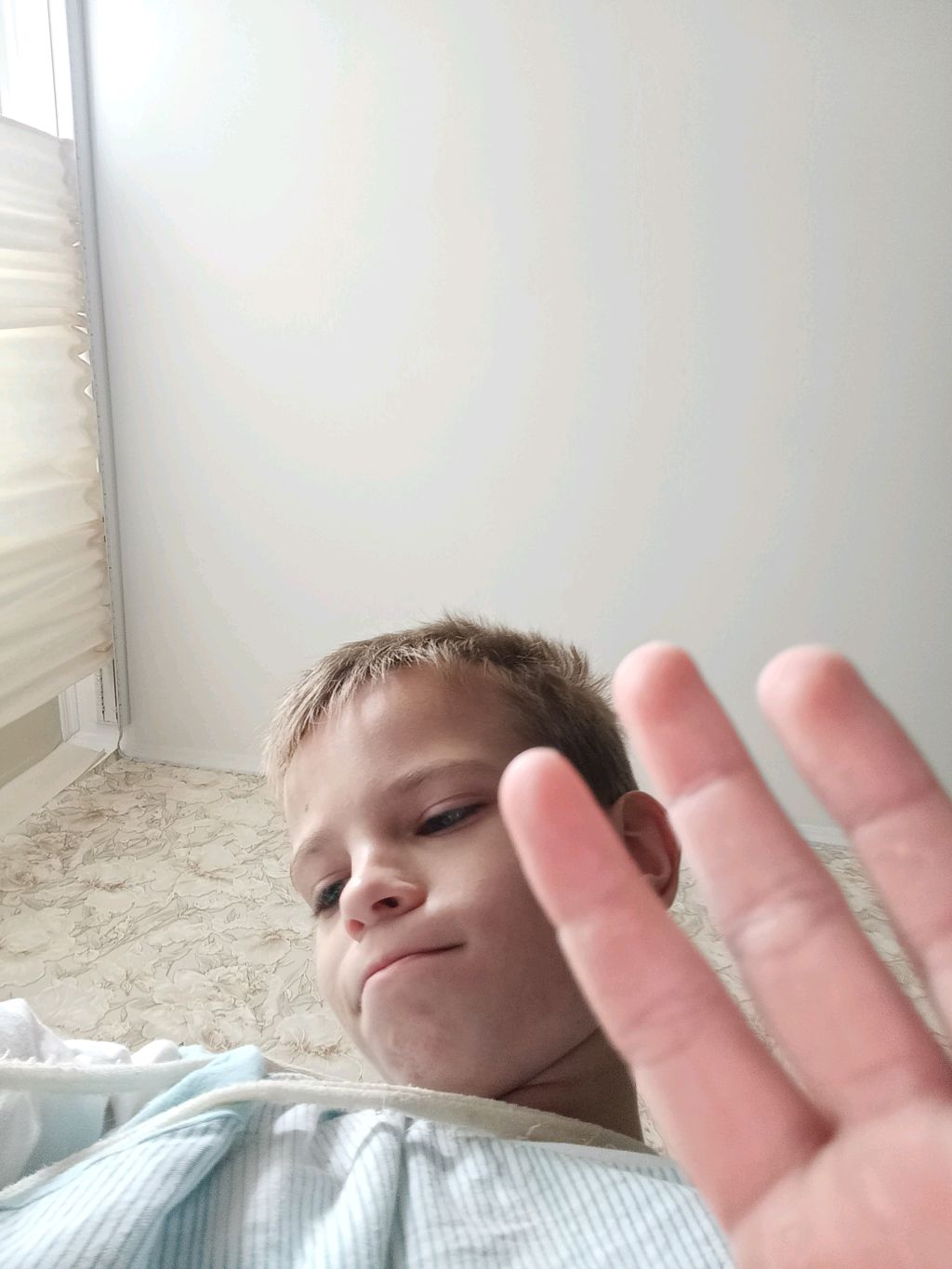 пока ребят мне на операцию на руку