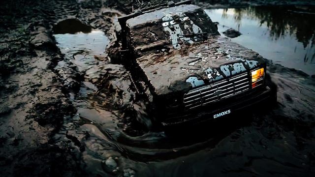 Грязный беспредел на полном приводе X5 EMO Crossrc R/C
