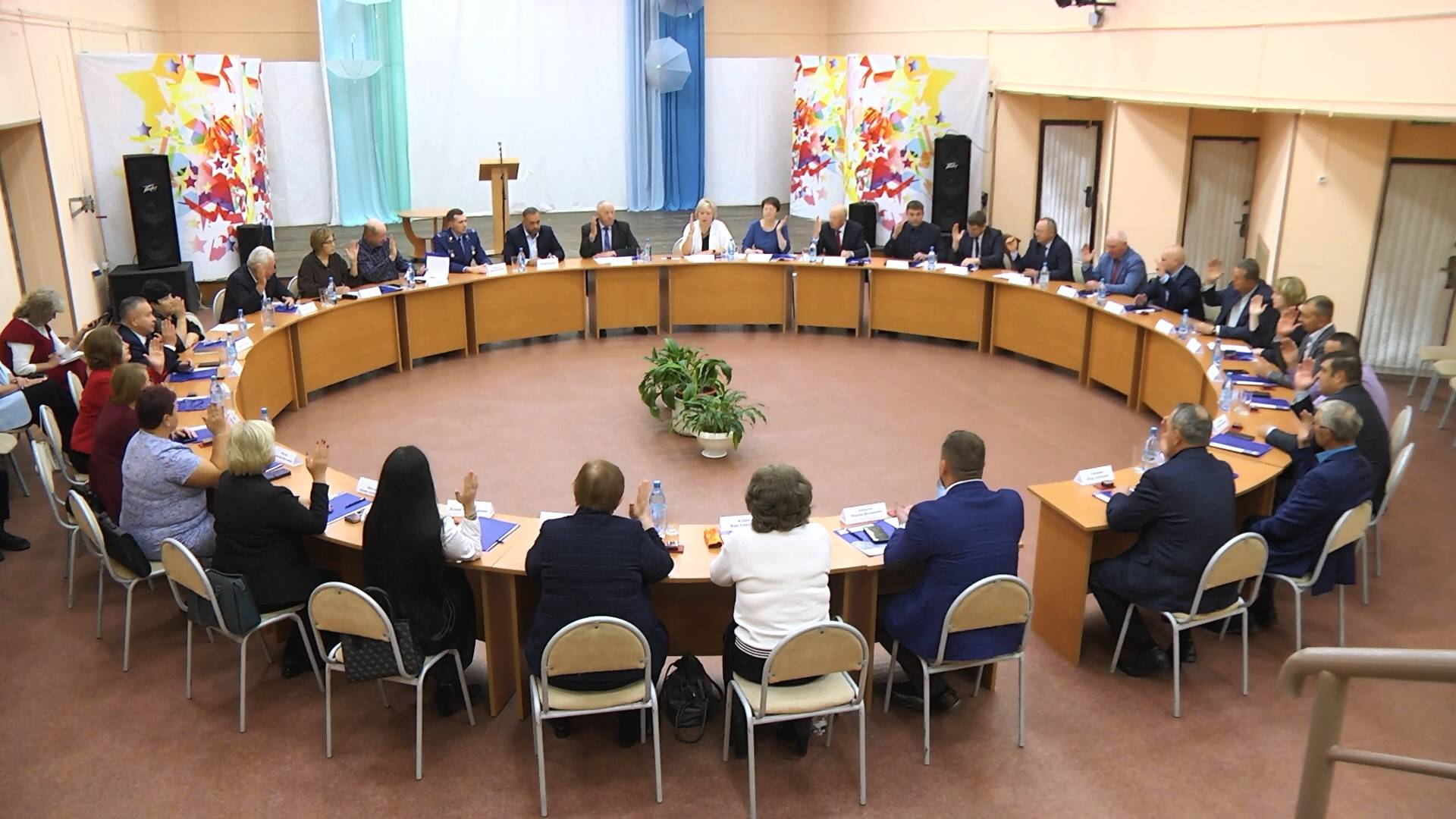Первая сессия Шушенского окружного Совета депутатов
