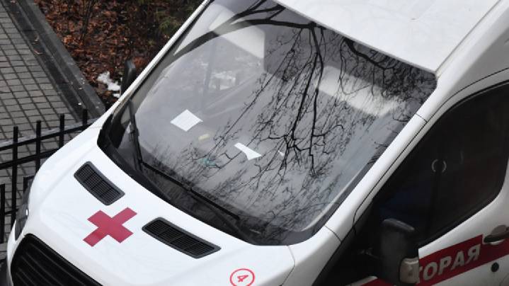 Два мирных жителя Курской области пострадали при ударе ВСУ по трактору