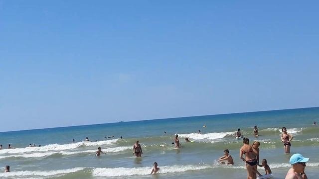 Город Анапа. Район Джемете. Пляж Черного моря (09.07.19)