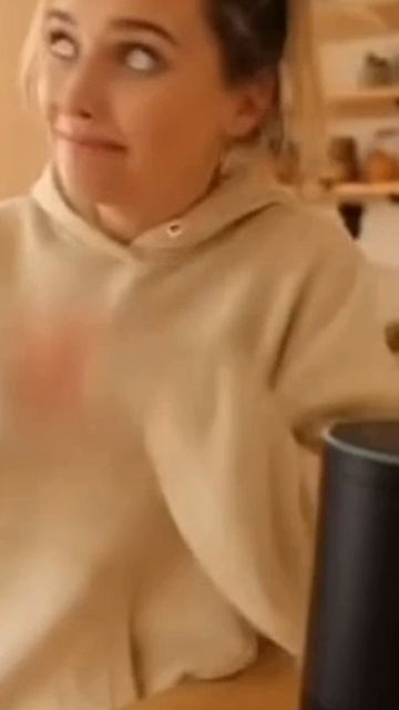 Владимир Владимирович Путин мотивирует американку прибраться в доме