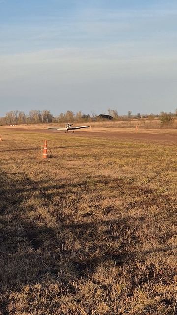 В наилегчайшем весе,самолёт Пчёлка-7.посадка