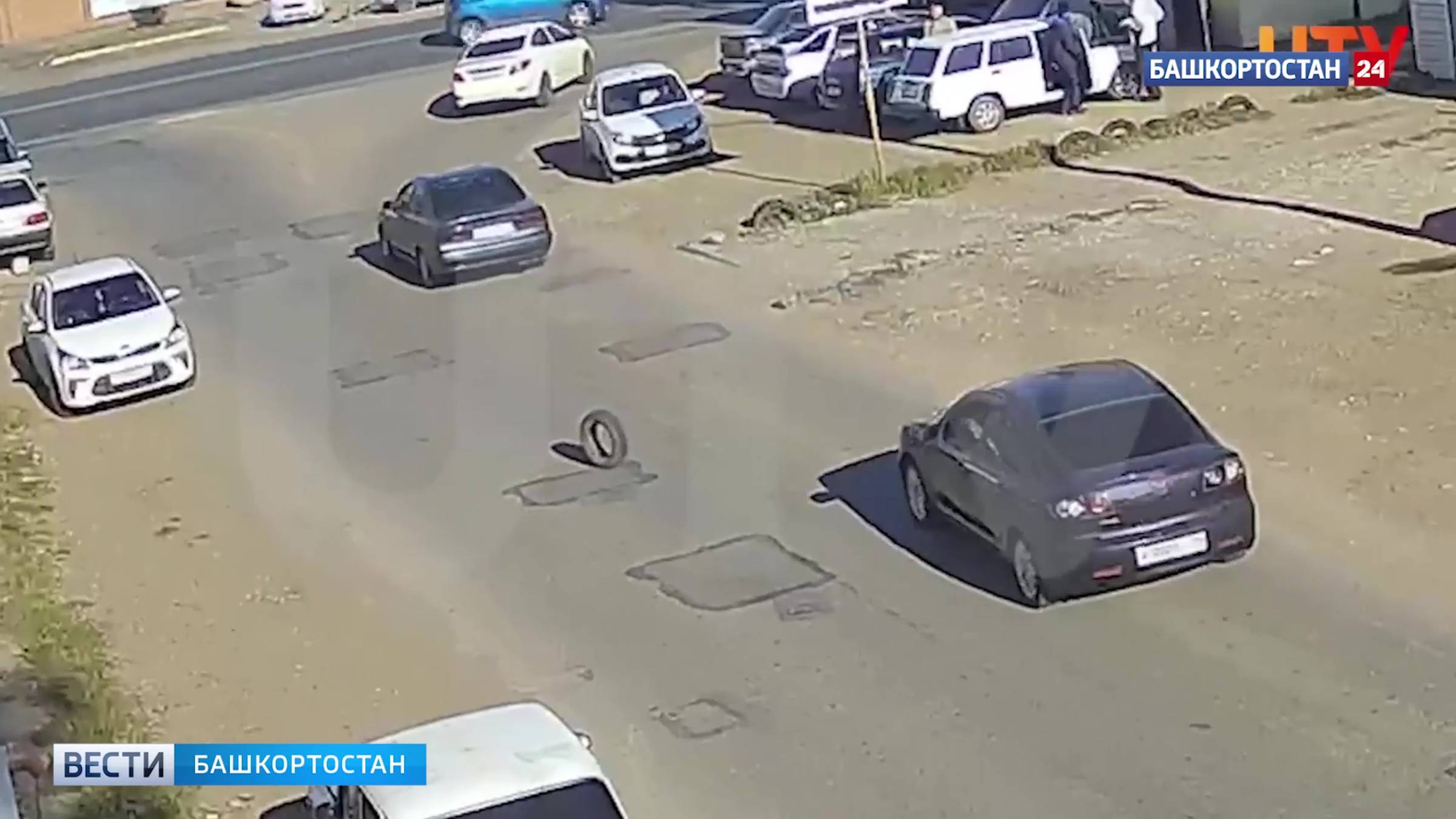 В башкирском Стерлитамаке шина от колеса пустилась в «путешествие» по дороге