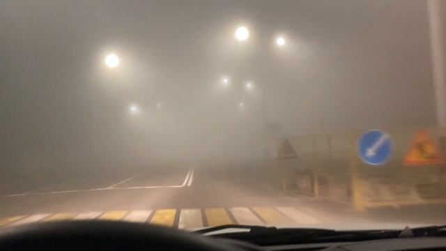 Очень сильный туман в городе