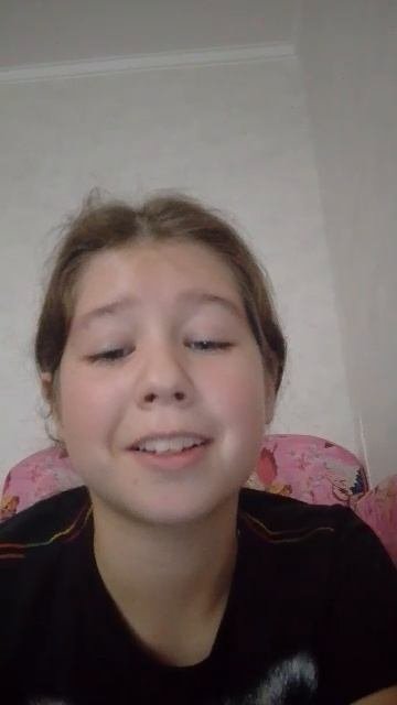 я сижу на камушке лалала