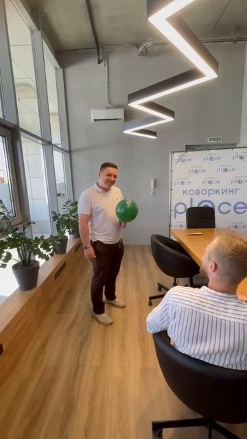 Продолжаем традицию - подписали преддоговор и хлопаем шарик 