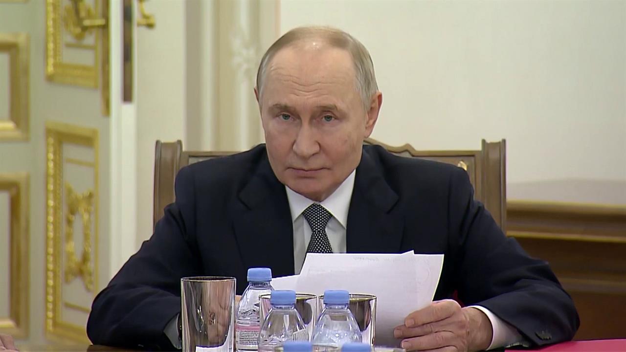 Владимир Путин в свой день рождения посетил Санкт-Петербург