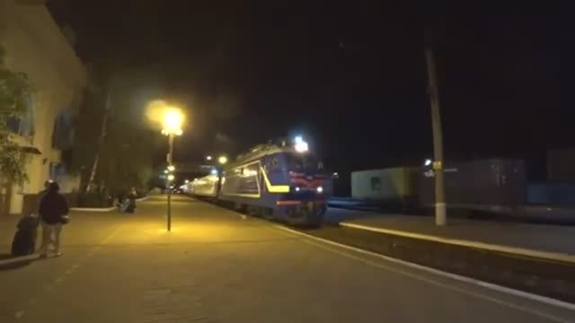 Вокзалы (-)