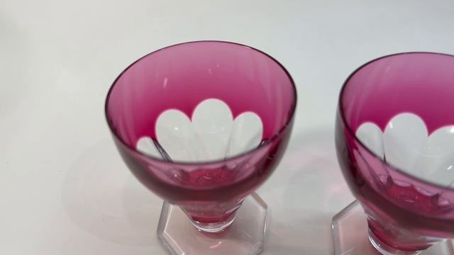 Бокалы Val Saint Lambert на короткой ножке (Бельгия, середина XX века)