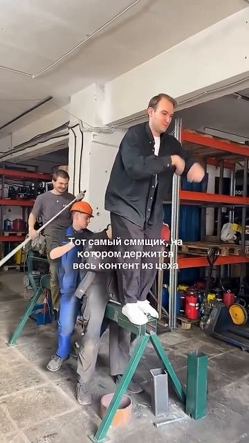 Вот такие вот дела! Иногда приходится из заставлять..) #гидравлика #юмор #домкрат