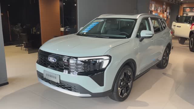 2025 Ford Equator Sport