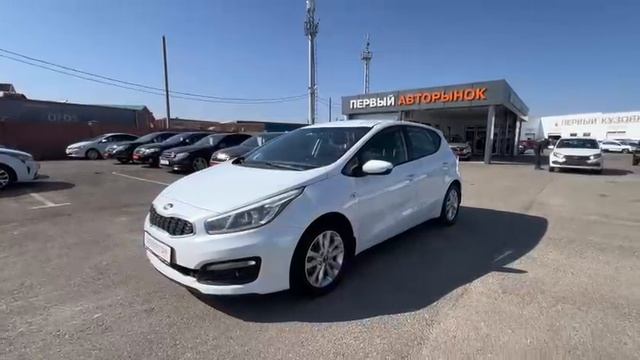 Kia  Ceed 2016 белый XWEHN512BG0035808