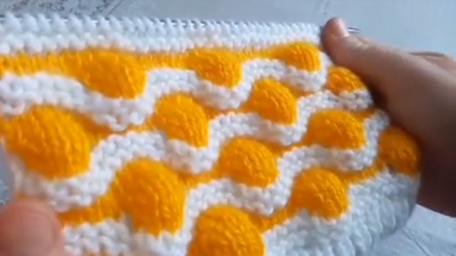 Красивый узор на спицах