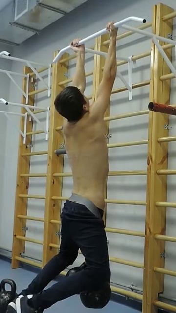 3 Chin Ups +48 Kg
