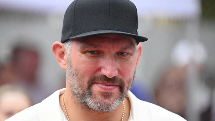 Александр Овечкин вошел в топ-4 хоккеистов НХЛ по заработку вне льда