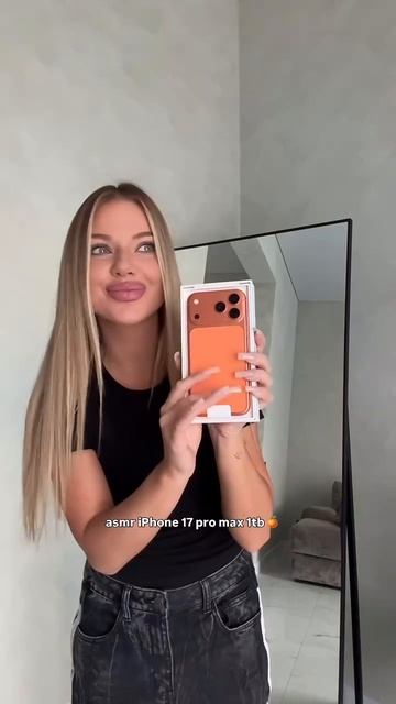 Он невероятный 💫🧡