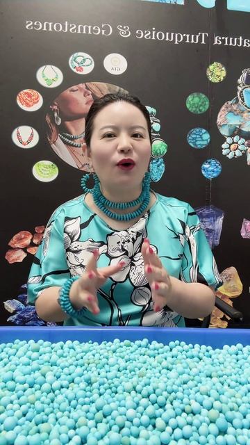 20251008-03 Turquoise on the Collarbone: Outline Summer Freshness