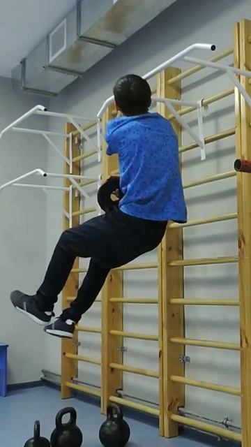 One Arm Pull Up +2,5 Kg