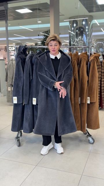 НОВАЯ КОЛЛЕКЦИЯ ПАЛЬТО ИЗ  ИТАЛЬЯНСКОЙ ТКАНИ SURI ALPACA  75% И ШЕРСТЬ VIRGIN WOOL 25%  71900р