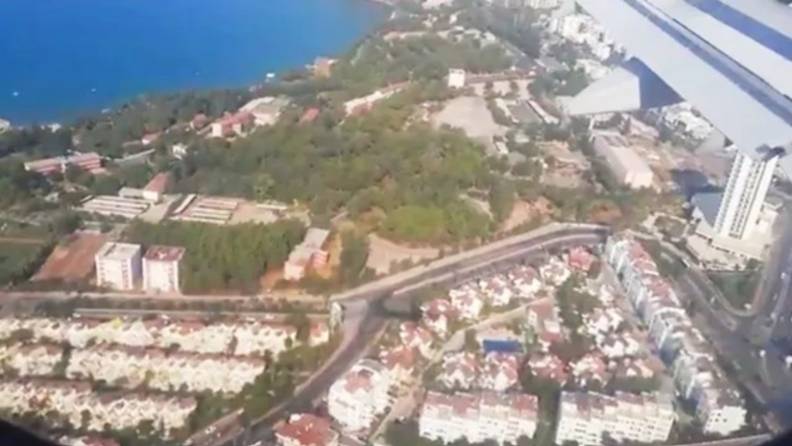 Посадка самолета в Анталье