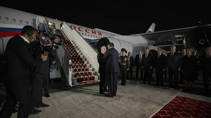 Путин прибыл с трехдневным визитом в Таджикистан
