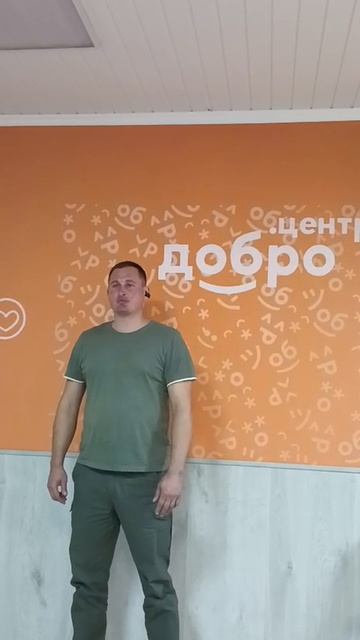 Поэт, певец, музыкант и гармонист Павел Новцев.