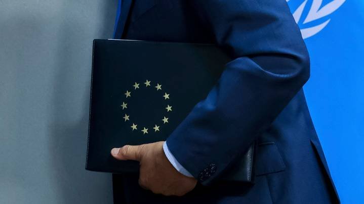 Reuters: послы стран ЕС согласовали отказ от углеводородов РФ с 2028 года