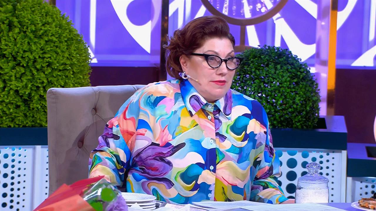 Сам решууу - Роза Сябитова ответила Ларисе Гузеевой мемом про сына