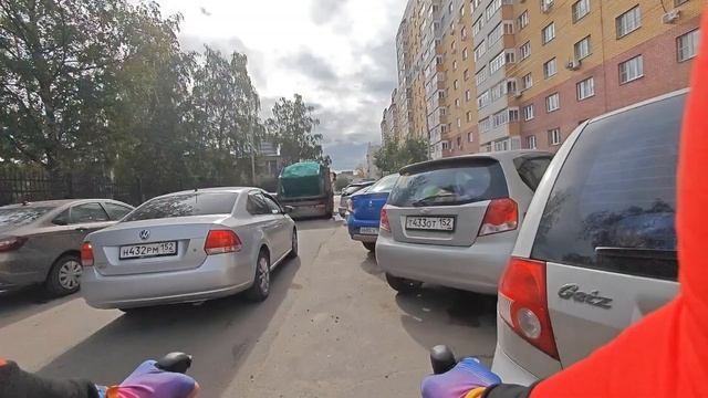 Еду по работе, прохладно, не размялся потянул связку