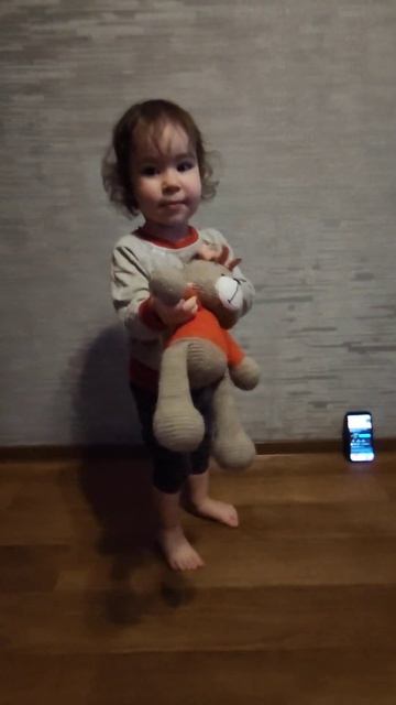 танцы с самого детства  Арина Романовна 2 года 4 месяца. отмечайте успехи ребёнка