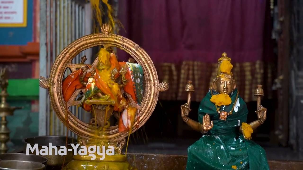 Абхишека Шри Сударшана-чакры и Шри Лакшми во Вриндаван-дхаме