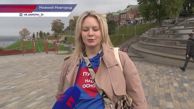 На набережной Федоровского будущие мамы провели акцию ко Дню беременных и дню рождения президента
