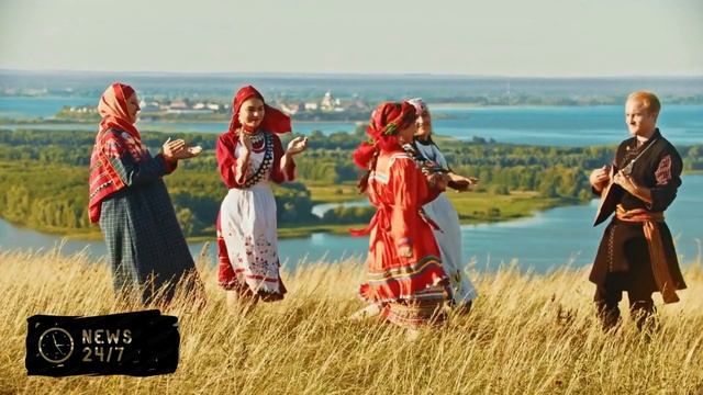 Жена Макрона показала средний палец на открытии мединститута во Франции