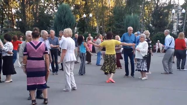 ТАКСИ, ТАКСИ!_ТАНЦЫ В ПАРКЕ ГОРЬКОГО ХАРЬКОВ СЕНТЯБРЬ 2020