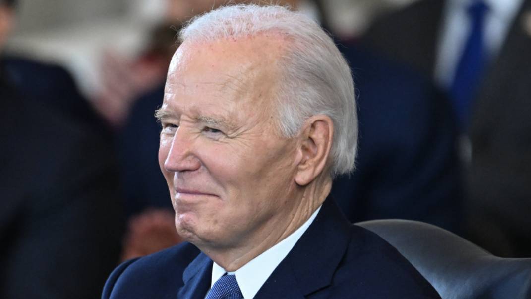 Байден просил ЦРУ скрыть доклад о коррупционных связях своей семьи на Украине