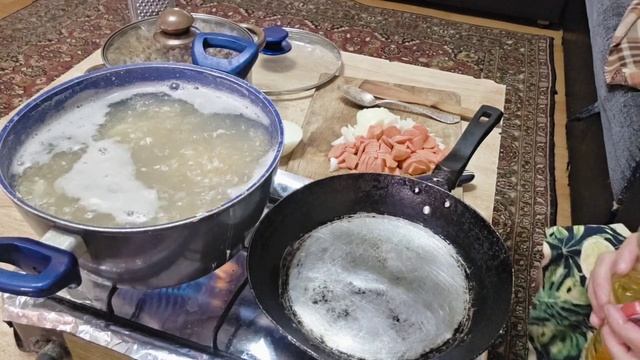 а на обед у нас...супдва салатадва гарнира и горячее