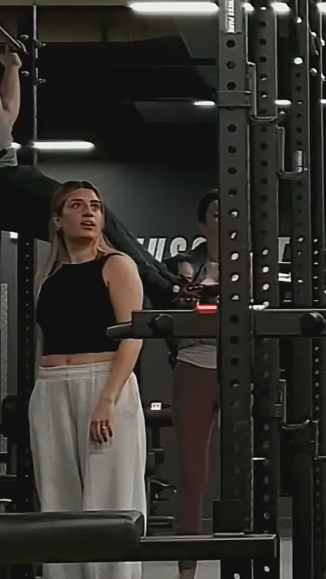 Приковал все взгляды на себя💪💪💪