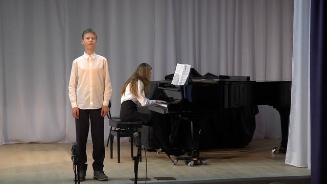 Шматков Николай Муз. Е.Крылатова слова Н.Добронравова Я верю только мачтам и мечтам...