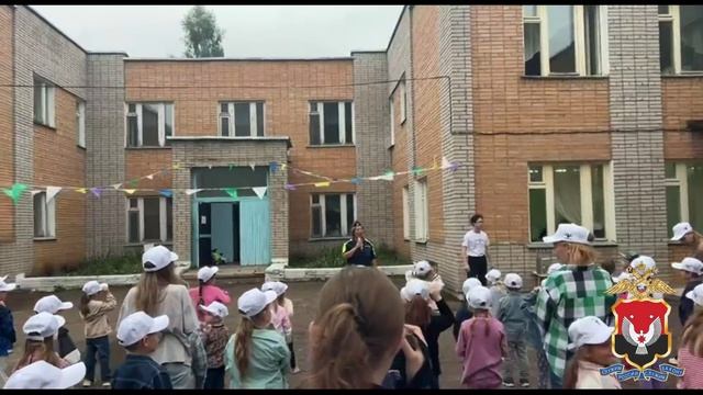 В Удмуртии полицейские совместно с Движением Первых провели «Зарядку со стражем порядка»