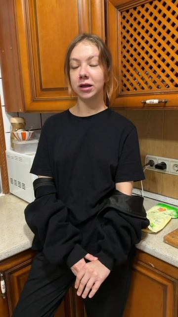 Оксана из Сочи  наркоманка.