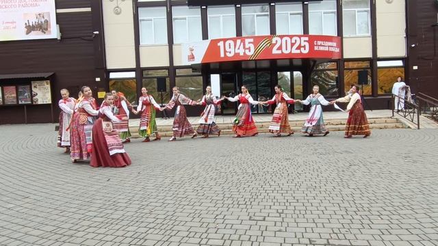 Ансамбль Ленок встречает гостей