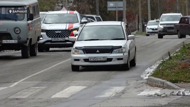 Автомобилисты Барнаула начали активно менять летнюю резину на зимнюю